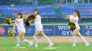 20190822 Passion Sisters 粿粿 メイゴ & 峮峮 ちゅんちゅん & 松鼠 開場表演 (Look at me)